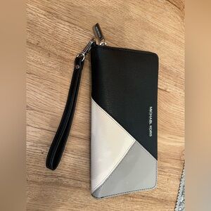 Michael Kors Large Travel Continental Wristlet Wallet